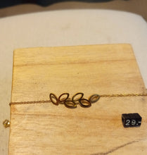 Charger l&#39;image dans la galerie, Bracelet chaîne réglable en acier inoxydable doré et feuilles ajourées

