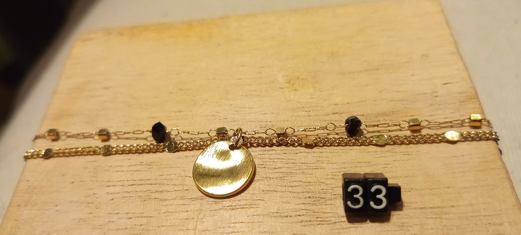 Bracelet  double rang chaîne réglable en acier inoxydable doré, pastille et perles en pâte de verre