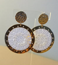 Cargar imagen en el visor de la galería, Boucles d&#39;oreilles en plaqué or et perles de miyuki
