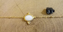 Carregar imagem no visualizador da galeria, Bracelet chaîne réglable acier inoxydable doré avec pierre naturelle
