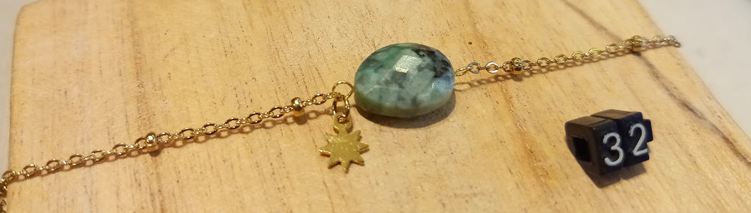 Bracelet chaîne boule réglable acier inoxydable doré avec pierre turquoise africaine et étoile dorée lisse