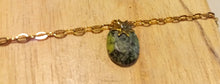 Load image into Gallery viewer, Bracelet chaîne réglable acier inoxydable doré avec pierre turquoise africaine et étoile dorée lisse
