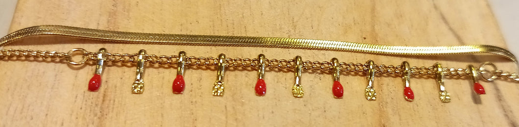Bracelet double chaîne maille serpent réglable acier inoxydable avec émail rouge et pampilles martelées