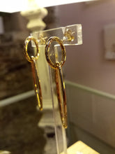 Charger l&#39;image dans la galerie, Boucles d&#39;oreilles pendantes acier inoxydable doré martelé
