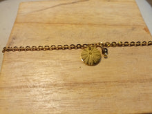 Load image into Gallery viewer, Bracelet chaîne réglable acier inoxydable doré avec pierre agate et pastille striée
