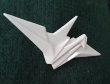 Load image into Gallery viewer, Broche blanche oiseau origami en porcelaine
