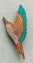 Charger l&#39;image dans la galerie, Broche colibri en bois
