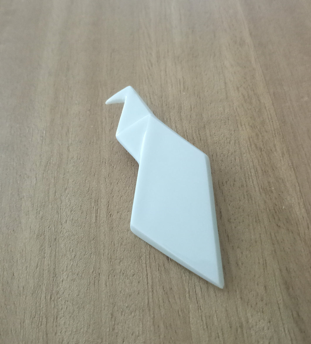 Broche oiseau blanc origami en porcelaine